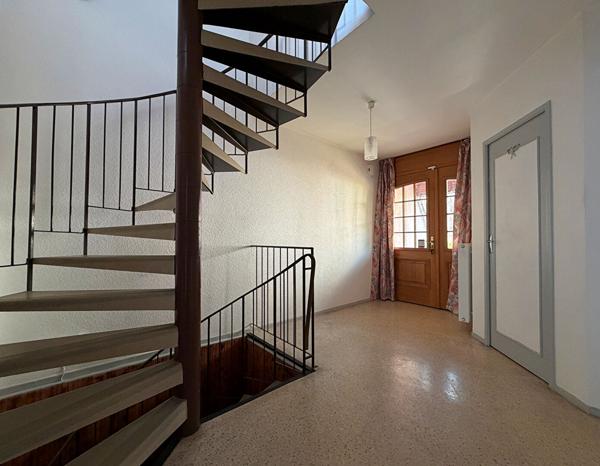 Maison 5 pièces - 110m² avec jardin à rénover
