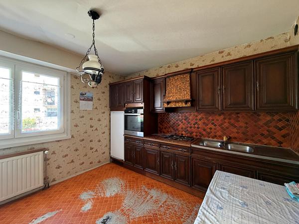 Maison 5 pièces - 110m² avec jardin à rénover