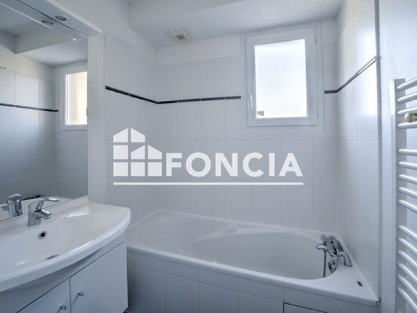 À vendre Appartement 4 pièces 79 m² - Péron 01630