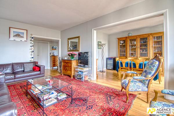 Versailles Avenue de Paris Appartement 7 pièces 139 m² au sol situé au 4ème et dernier étage avec ascenseur, cave et parking en sous-sol €895 000 ** - Référence 25899