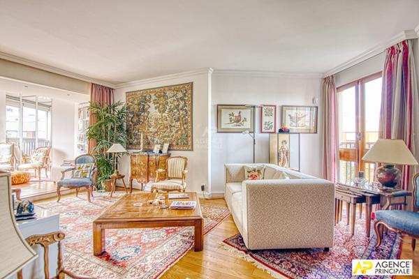 Le Chesnay Parly 2 - Appartement 5 pièces 105 m² situé au 2e et dernier étage avec ascenseur, avec cave et parking €495 000 ** - Référence 25926