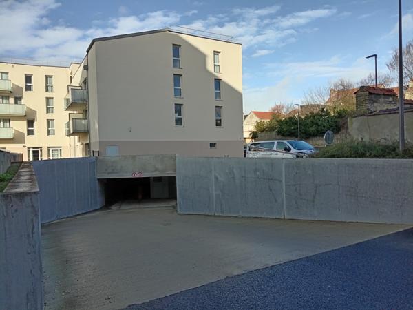 St Rémy- Stationnement souterrain- 78 rue des Moulins REIMS