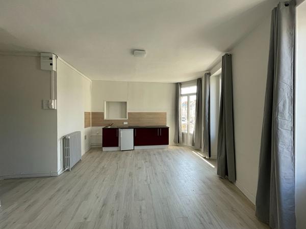 Appartement Fontenay Le Comte 1 pièce(s)