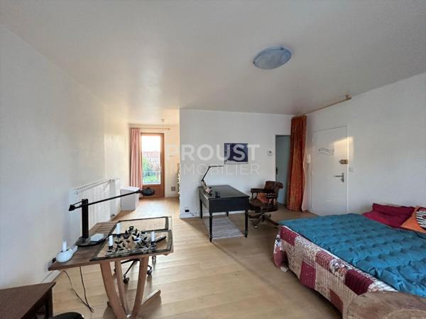 Niort quartier av saint jean d'angely, studio de 30.40m² (loi carrez), parking et cave.