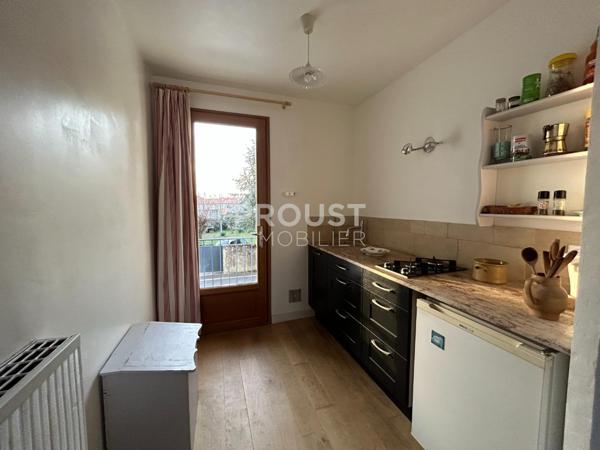 Niort quartier av saint jean d'angely, studio de 30.40m² (loi carrez), parking et cave.
