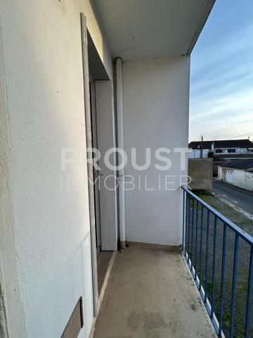 Niort quartier av saint jean d'angely, studio de 30.40m² (loi carrez), parking et cave.