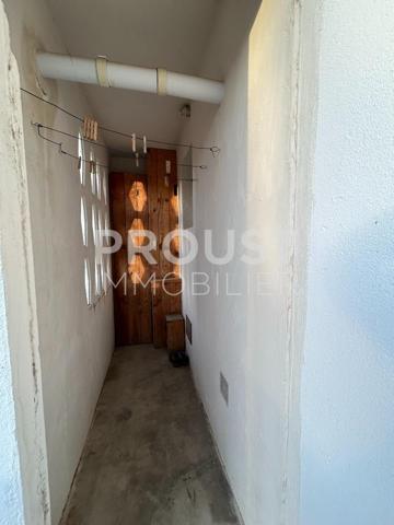 Niort quartier av saint jean d'angely, studio de 30.40m² (loi carrez), parking et cave.