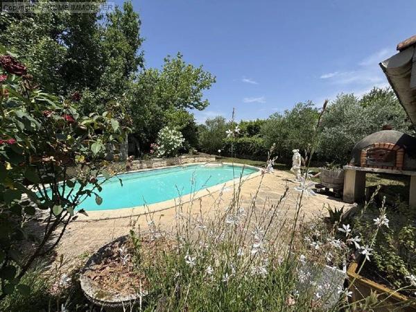Vente                                                      Maison
                        
                     6 pièces                      148 m2                     à Marmande