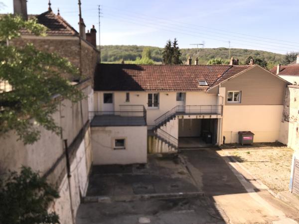 Immeuble
                                                                                                                                                
                                                                                                                                                
                                                                                                                                                
                                                    
                                                                                                                                                                                                                                                                                                                        400  m²