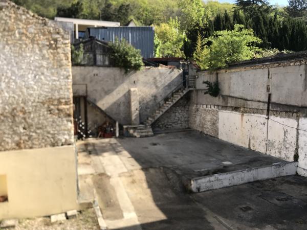 Immeuble
                                                                                                                                                
                                                                                                                                                
                                                                                                                                                
                                                    
                                                                                                                                                                                                                                                                                                                        400  m²