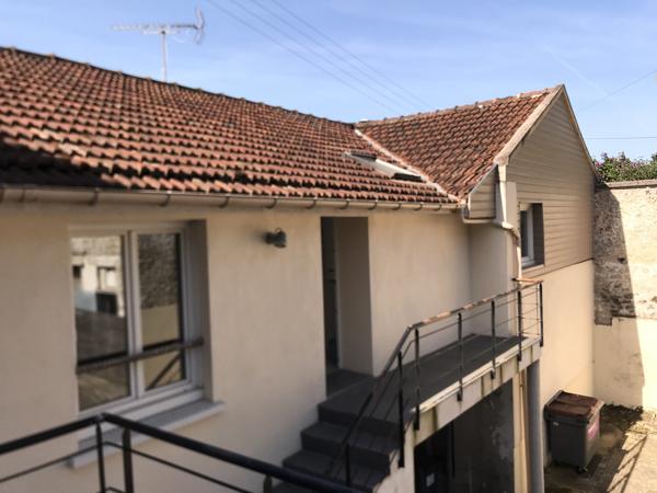 Immeuble
                                                                                                                                                
                                                                                                                                                
                                                                                                                                                
                                                    
                                                                                                                                                                                                                                                                                                                        400  m²