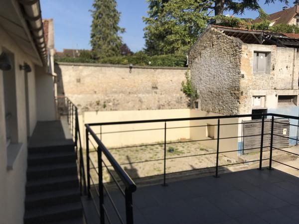 Immeuble
                                                                                                                                                
                                                                                                                                                
                                                                                                                                                
                                                    
                                                                                                                                                                                                                                                                                                                        400  m²