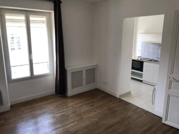 Immeuble
                                                                                                                                                
                                                                                                                                                
                                                                                                                                                
                                                    
                                                                                                                                                                                                                                                                                                                        400  m²