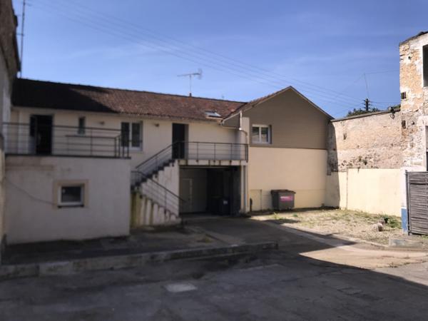 Immeuble
                                                                                                                                                
                                                                                                                                                
                                                                                                                                                
                                                    
                                                                                                                                                                                                                                                                                                                        400  m²