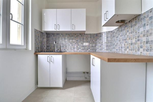 2 pièces rénové au dernier étage