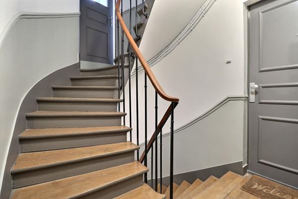 2 pièces rénové au dernier étage