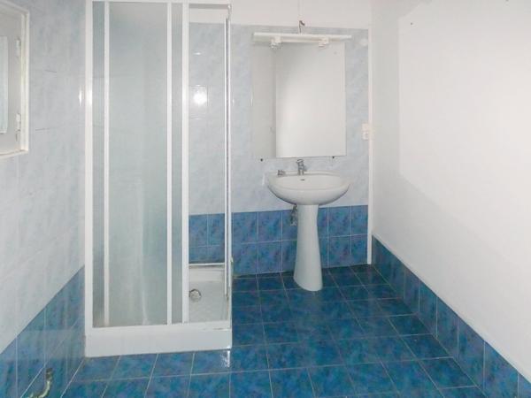 Maisons de village avec toit terrasse et appartement attenant plain pied indépendant actuellement loué