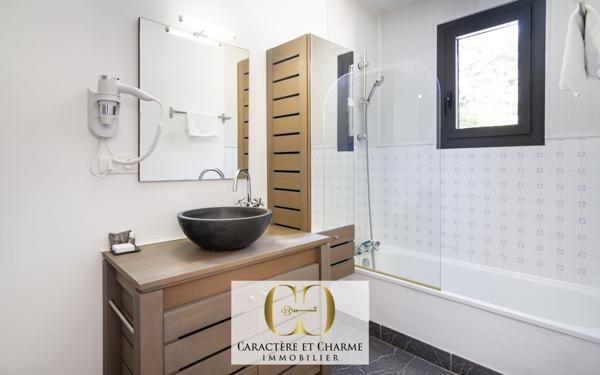 Sarlat-la-Canéda (24200) Propriété. Ancien hôtel restaurant + maison d'habitation.