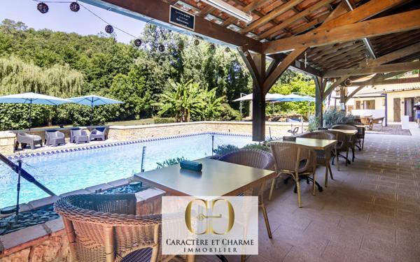 Sarlat-la-Canéda (24200) Propriété. Ancien hôtel restaurant + maison d'habitation.