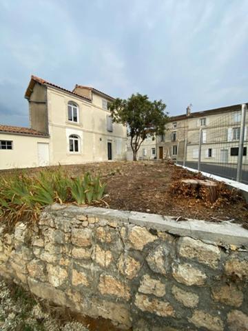 Elégante maison réhabilitée; prête à vivre ANGOULEME (16)