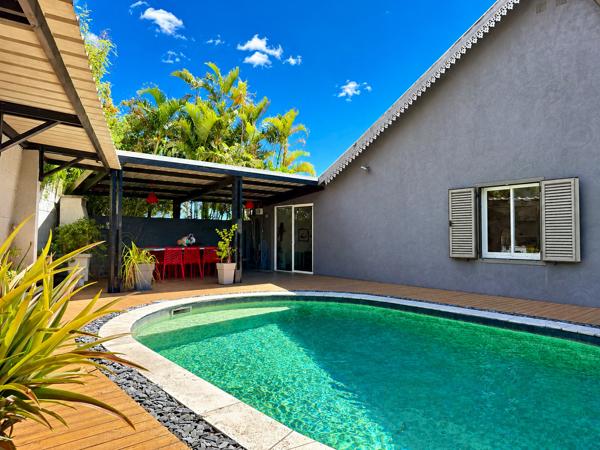 Maison
         8 pièces
        - 190 m² Bien prestige 680 000 € *
