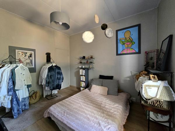 Maison
         8 pièces
        - 190 m² Bien prestige 680 000 € *