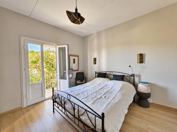 Maison
         8 pièces
        - 190 m² Bien prestige 680 000 € *
