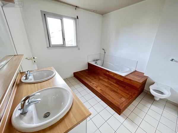 Immeuble à vendre à Guer dans le Morbihan (56380), ref : 56046-1318