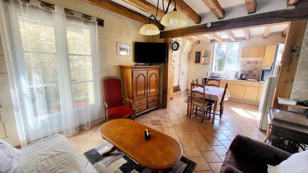 Longère 216 m² + gîte meublé de 50m² + garage + granges