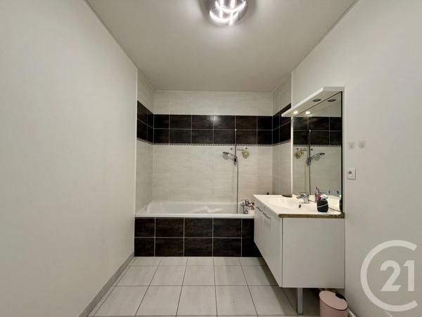 Appartement F3 à vendre  3 pièces - 68 m 2   BESANCON  - 25