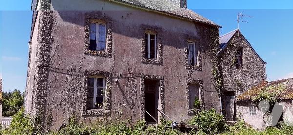 Maison 3 niveaux, 8 pièces
Garage, grange
Terrain