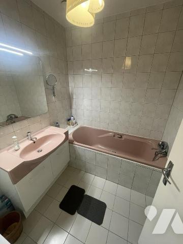 VANNES - Uniquement dans votre étude - APPARTEMENT 5 pièces avec garage.