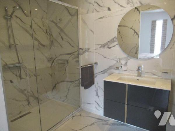 Maison a vendre sur sainte savine à proximité de tous les commerces et écoles. Maison construit...