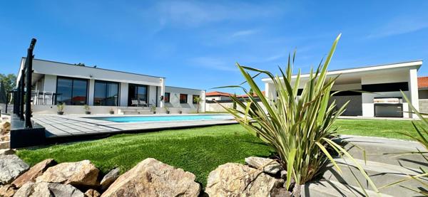 Villa contemporaine avec piscine – Orcet