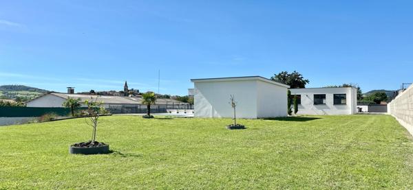 Villa contemporaine avec piscine – Orcet