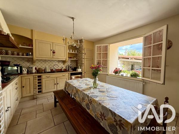 Maison à vendre 6 pièces 169 m² Saint-Aubin-le-Cloud
