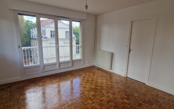 Appartement à vendre    1 pièce • 31,08 m2 Créteil