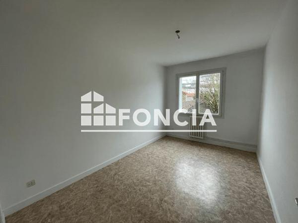 Location Appartement 2 pièces 43.32 m² - 58 SADI CARNOT La Roche Sur Yon 85000