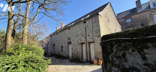 CANDÉ - DEMEURE  en pierre du XV - XVIII - XIX siècles  - 7 chambres - parcelle 1 241 m²