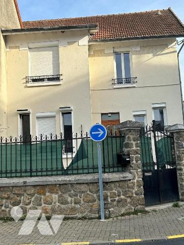 Très belle demeure à DORMANS