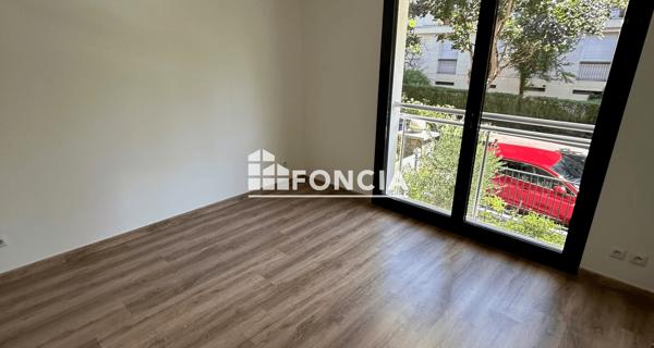 Location Appartement 3 pièces 79.32 m² - Sceaux 92330