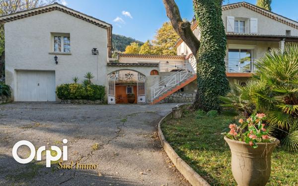 Maison à vendre    5 pièces •  Le Pouzin