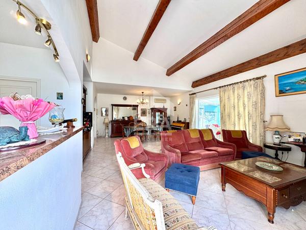 Maison Six Fours Les Plages 4 pièce(s) 137 m2