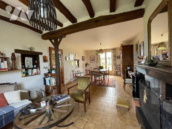 À vendre – Maison familiale avec terrain de plus de 2 500 m² avec mare – Le Mesnil-en-Vallée