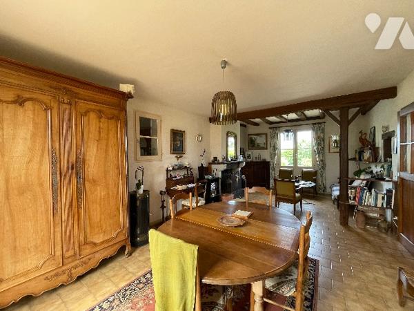 À vendre – Maison familiale avec terrain de plus de 2 500 m² avec mare – Le Mesnil-en-Vallée