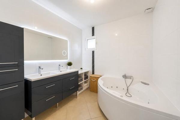 Maison 375 264 € Mios 4 p 97 m² DPE C