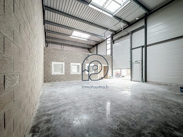 Tourcoing – Cellule neuve 370 m² (entrepôt + bureaux) – À vendre