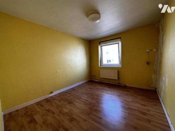 Maison de ville à conforter sur CALAIS PETIT COURGAIN 