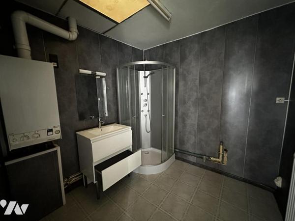 Maison de ville à conforter sur CALAIS PETIT COURGAIN 