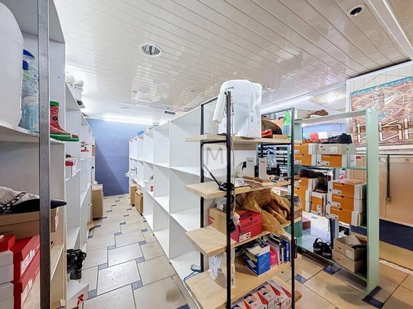 Dpt Guyane (973), à vendre CAYENNE immeuble mixte commerce + habitation de 294,31 m²